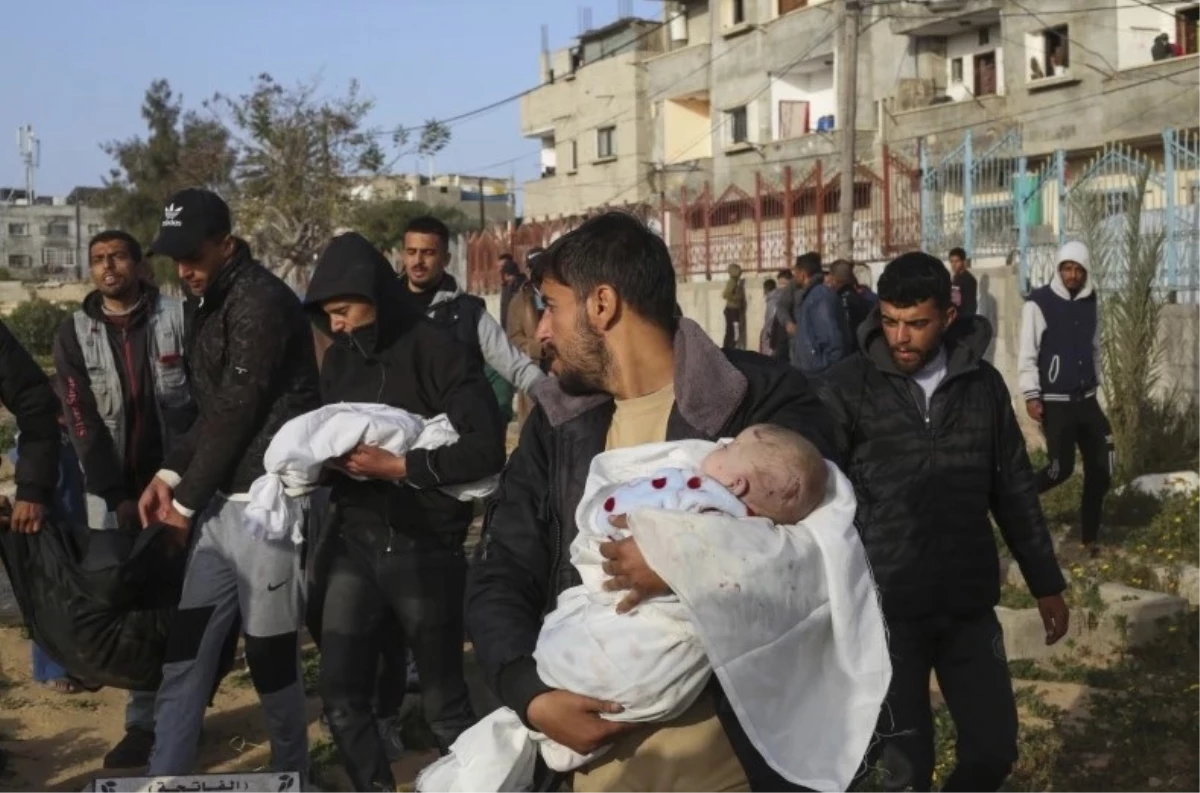 10 sonra ikiz bebek sahibi olan Filistinli anne, İsrail saldırılarında ikizlerini kaybetti