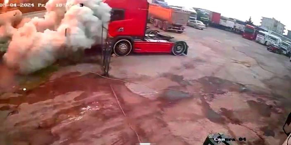 Ataşehir'de Yakıt Tankeri Patlaması: 1 Ölü, 3 Yaralı