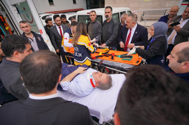 BBP lideri Mustafa Destici'nin makam aracı kaza yaptı: 4 yaralı