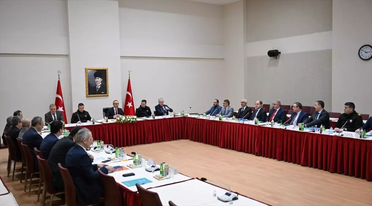 Kocaeli Valisi Seddar Yavuz Başkanlığında İl Güvenlik ve Asayiş Koordinasyon Toplantısı Gerçekleştirildi