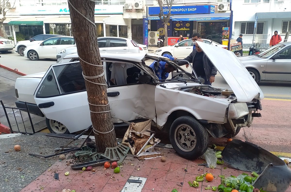 Manisa'da trafik kazası: 2 kişi yaralandı