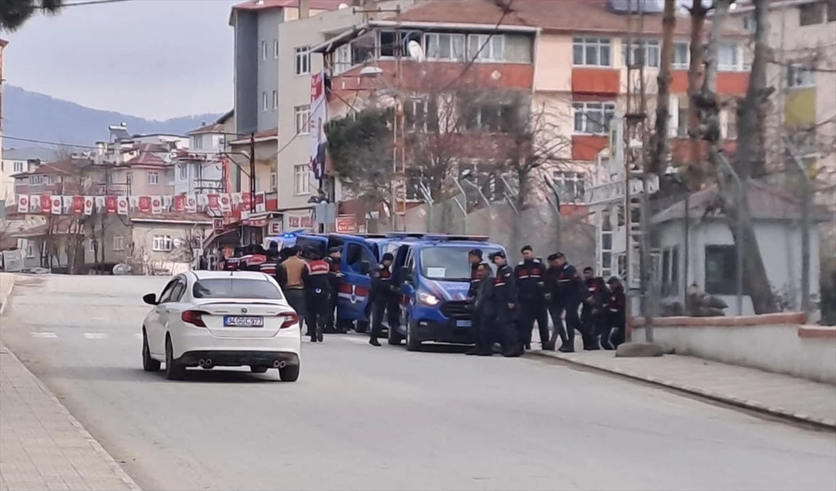 Durağan'da muhtar adayına saldırıya ilişkin 12 şüpheli tutuklandı