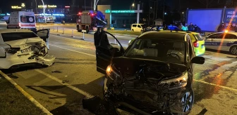 Edirne'de ciple otomobilin çarpışması sonucu 2 kişi yaralandı