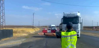 Diyarbakır'da kamyonlarda arka koruma çerçeve denetimi
