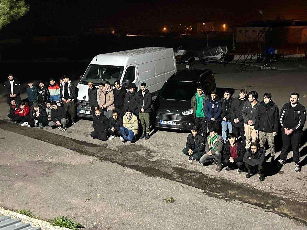 Tekirdağ'da 29 kaçak göçmen ve 2 organizatör yakalandı