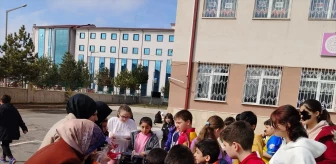 Sivas'ta Yetim Öğrenciler Yararına Kermes Düzenlendi