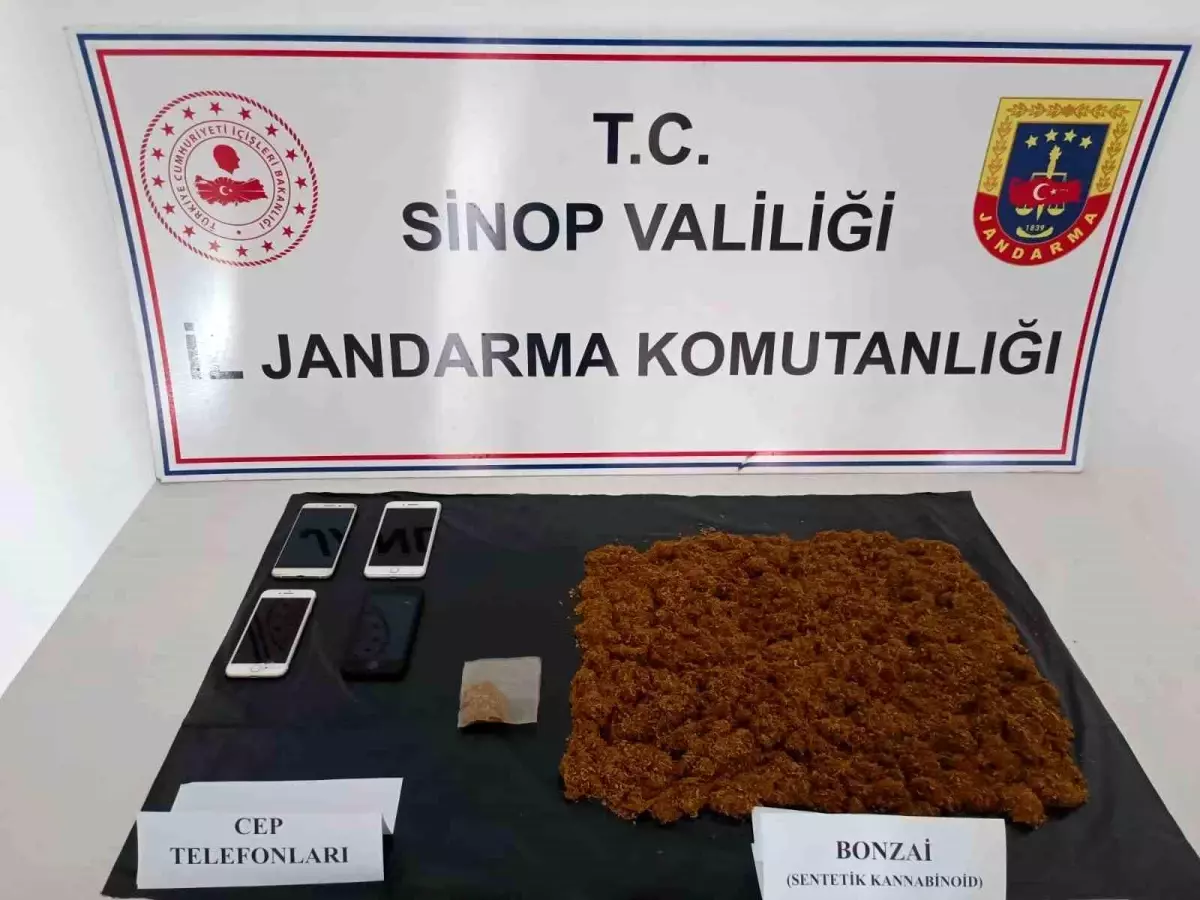 Kastamonu-Boyabat karayolunda bonzai ve cep telefonu ele geçirildi