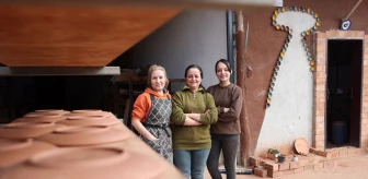 Nevşehir'de Kadınlar Geleneksel Çanak Üretimi Yapıyor