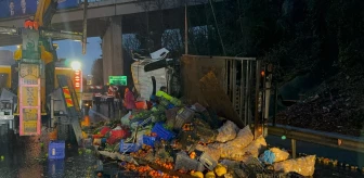 Beykoz'da Halk Otobüsü ile Kamyonun Karıştığı Trafik Kazası