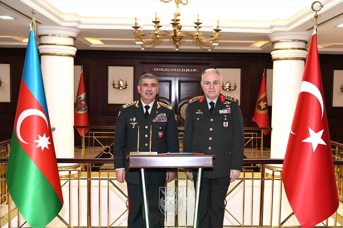 Genelkurmay Başkanı Orgeneral Metin Gürak, Azerbaycan Savunma Bakanı Orgeneral Zakir Hasanov'u ağırladı