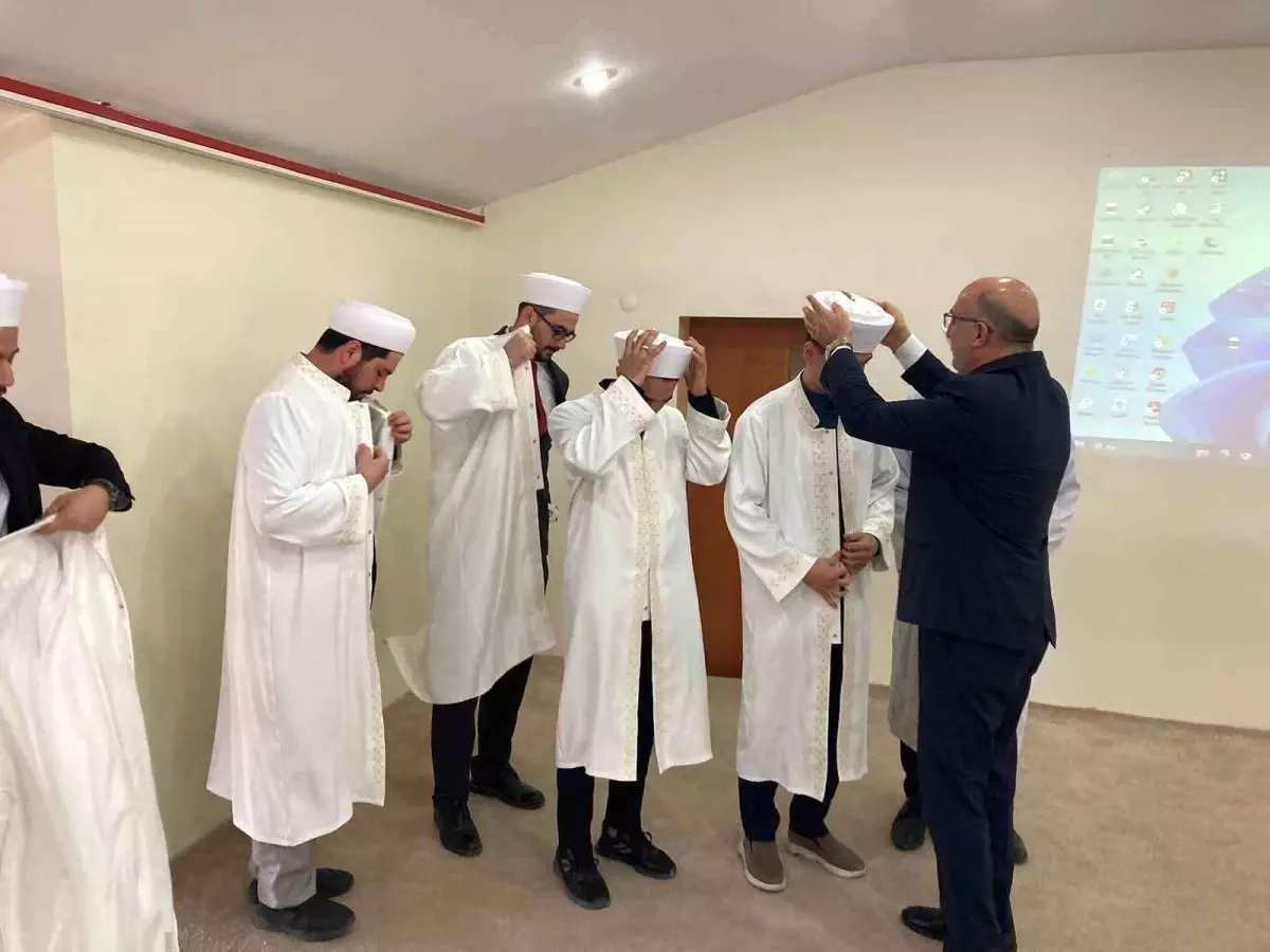 Afyonkarahisar İl Müftüsü Lütfü İmamoğlu, Dinar'da Göreve Yeni Başlayan Personeli Ziyaret Etti