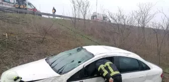 Lüleburgaz'da Kontrolden Çıkan Otomobil Yol Kenarındaki Yeşil Alana Uçtu