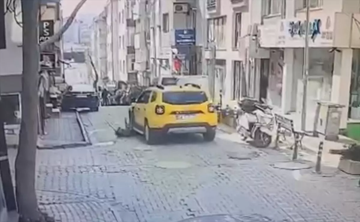 Bandırma'da Taksinin Köpeği Ezerek Geçmesi