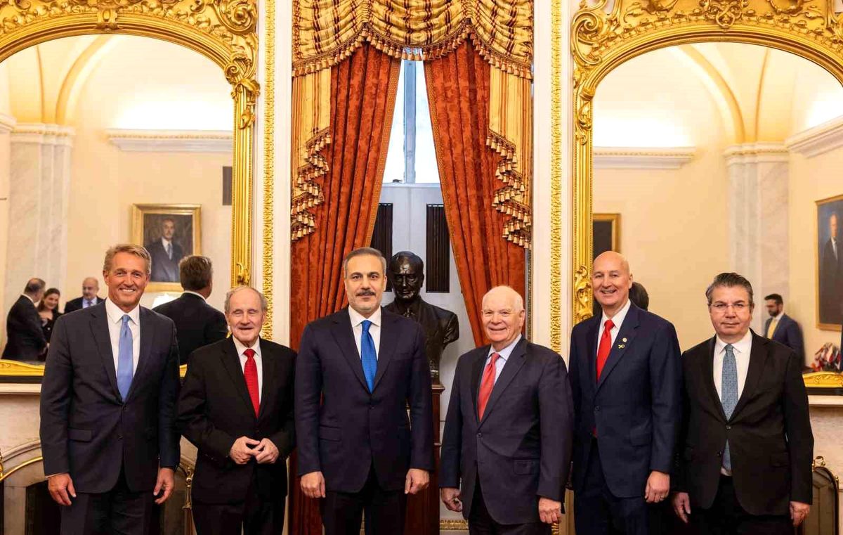 Dışişleri Bakanı Hakan Fidan, ABD Senatosu Dış İlişkiler Komitesi Başkanı Benjamin Cardin ile görüştü