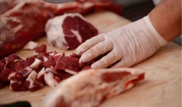 تمت مضاعفة إنتاج اللحوم لشهر رمضان في مؤسسة اللحوم والألبان، وستظل المتاجر مفتوحة حتى الساعة 23.00 ليلاً.