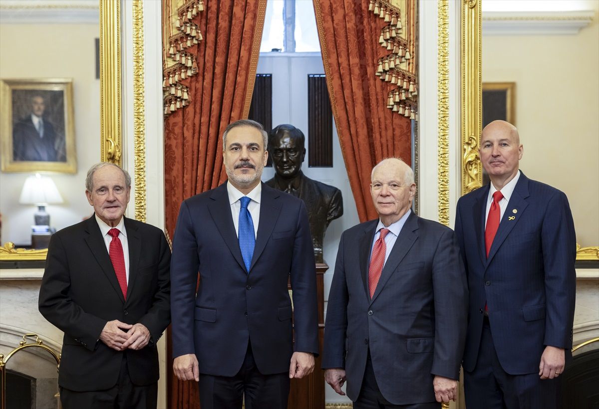 Dışişleri Bakanı Hakan Fidan, ABD Senatosu Dış İlişkiler Bakanı Cardin ve Komite Üyesi Senatörlerle Görüştü