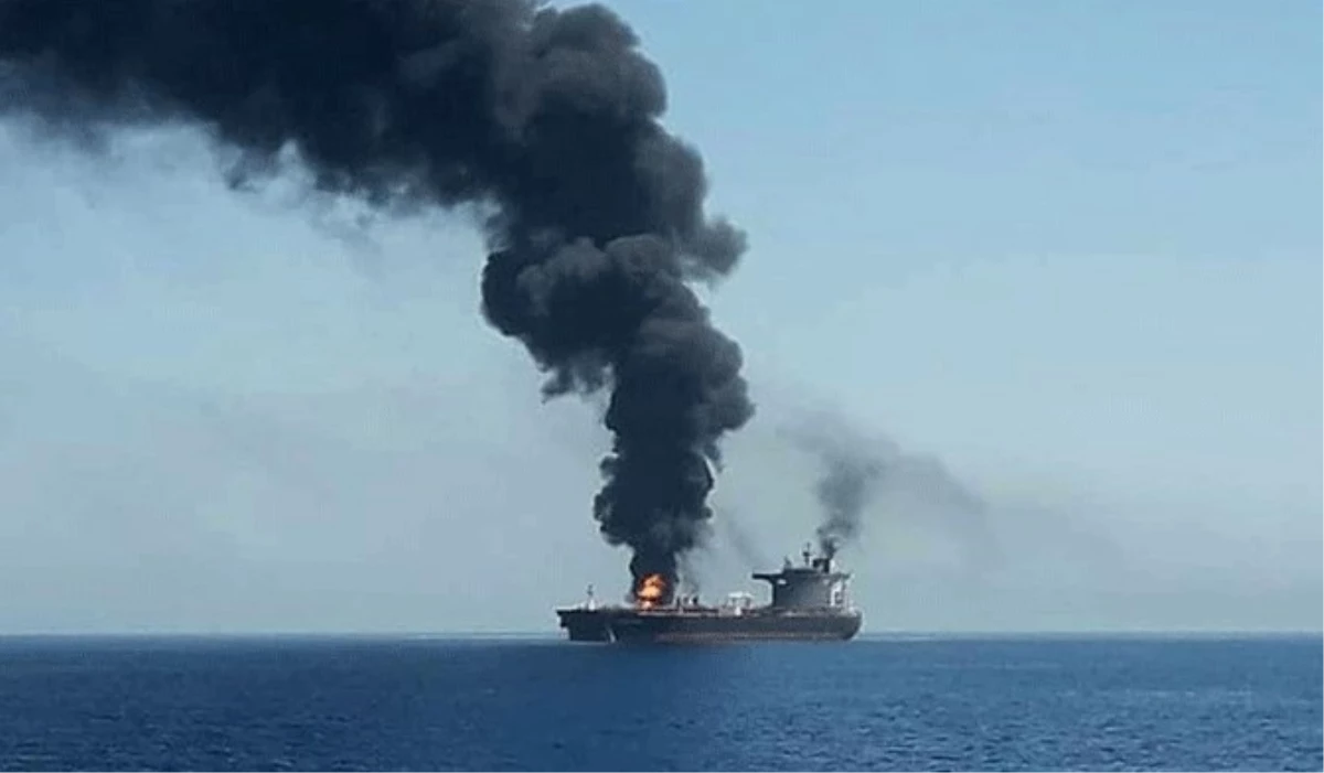 Husilerin fırlattığı balistik füze, ticari gemiye isabet etti: 3 denizci hayatını kaybetti