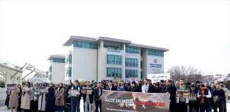 MÜ İlahiyat Fakültesi öğrencileri İsrail'in Gazze saldırılarını protesto etti