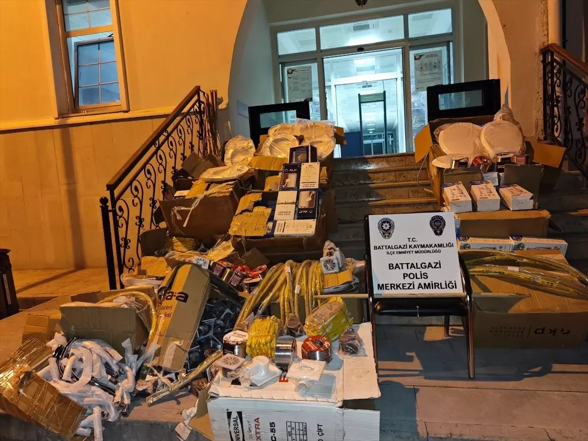 Malatya'da Depo Hırsızlığı Zanlıları Tutuklandı