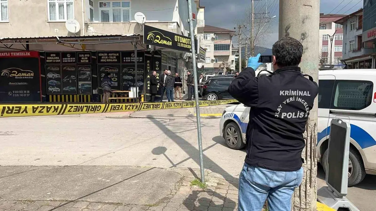 Kocaeli'de Oto Galerisine Silahlı Saldırı: 1 Yaralı