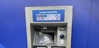 Adapazarı'nda 2 Banka ATM'sine Zarar Veren Şüpheliler Aranıyor
