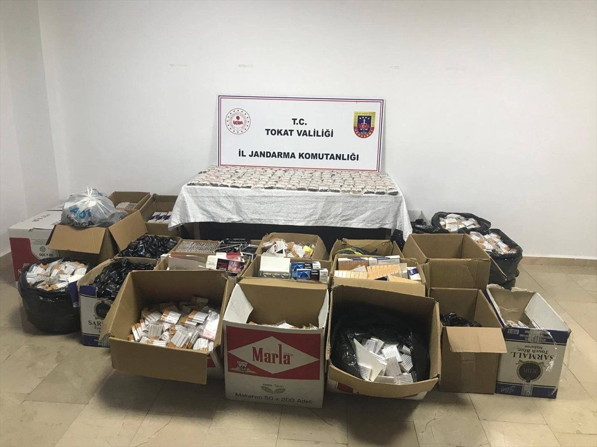Tokat'ta 160 Bin Paket Gümrük Kaçağı Sigara ve 350 Litre Kaçak İçki Ele Geçirildi