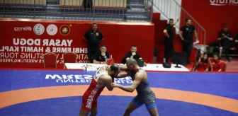 Antalya'da düzenlenen güreş turnuvasında Türk sporcular madalya kazandı