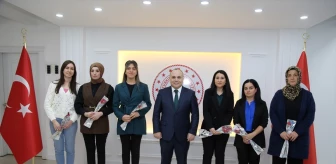 Artvin Valisi Cengiz Ünsal, Kadın Personeli Ziyaret Ederek 8 Mart Dünya Kadınlar Günü'nü Kutladı