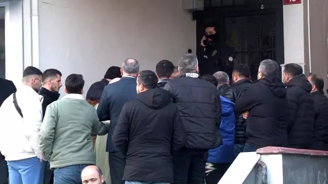 Haber alınmayan kadın evinde kanlar içinde ölü bulundu Haber alınmayan kadın evinde kanlar içinde ölü bulundu