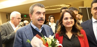 Milli Eğitim Bakanı Yusuf Tekin, Erzurum'da 'Cumhuriyet'e Doğru' tiyatro oyununu izledi