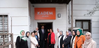 Cumhur İttifakı Kepez Belediye Başkan Adayı Rıza Sümer, Kadın ve Demokrasi Derneği'ni ziyaret etti