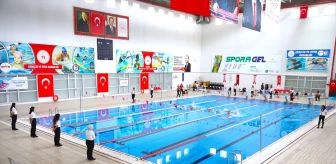 Diyarbakır'da 8 Mart Dünya Kadınlar Günü'nde Yüzme Yarışması Düzenlendi