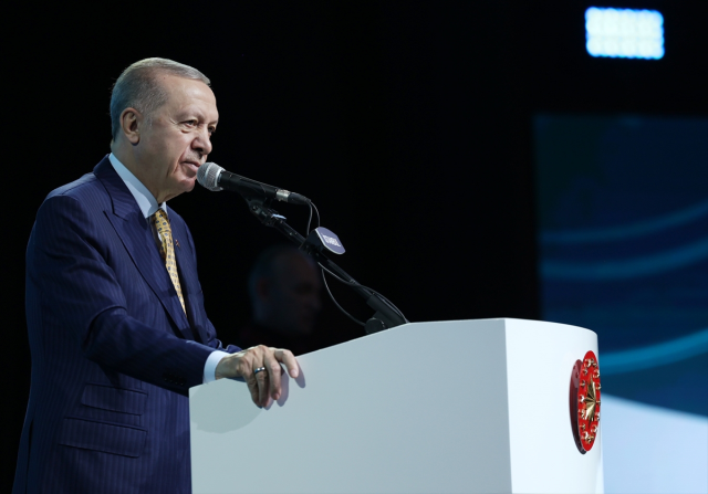 Erdoğan: Bir kesimin aile kavramına alerjisi var, seçim öncesi de kadınları korkutmaya başladılar