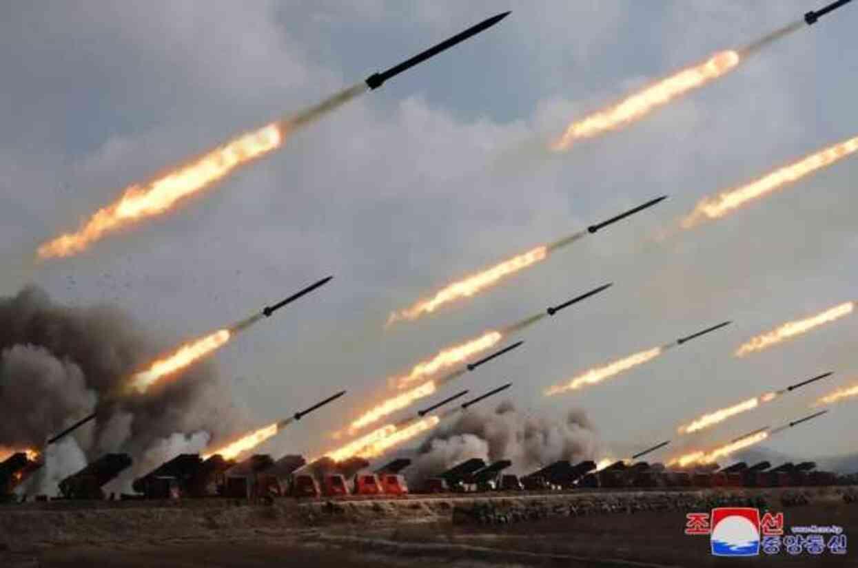 Kuzey Kore, geniş çaplı bir tatbikatla ortak tatbikat yapan Güney Kore ve ABD'nin gözdağı verdi