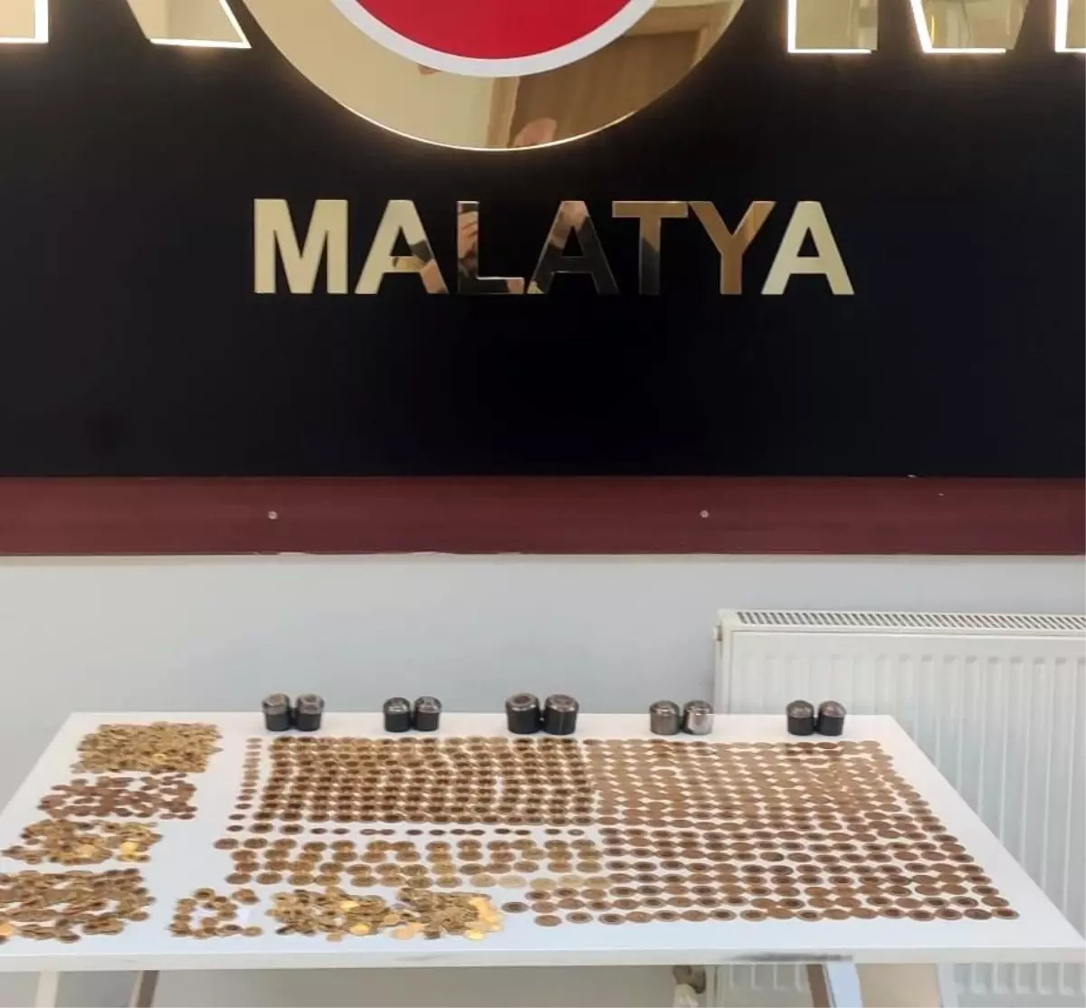 Malatya'da Sahte Altın Operasyonu: 11 Milyon TL Değerinde Sahte Altın Ele Geçirildi