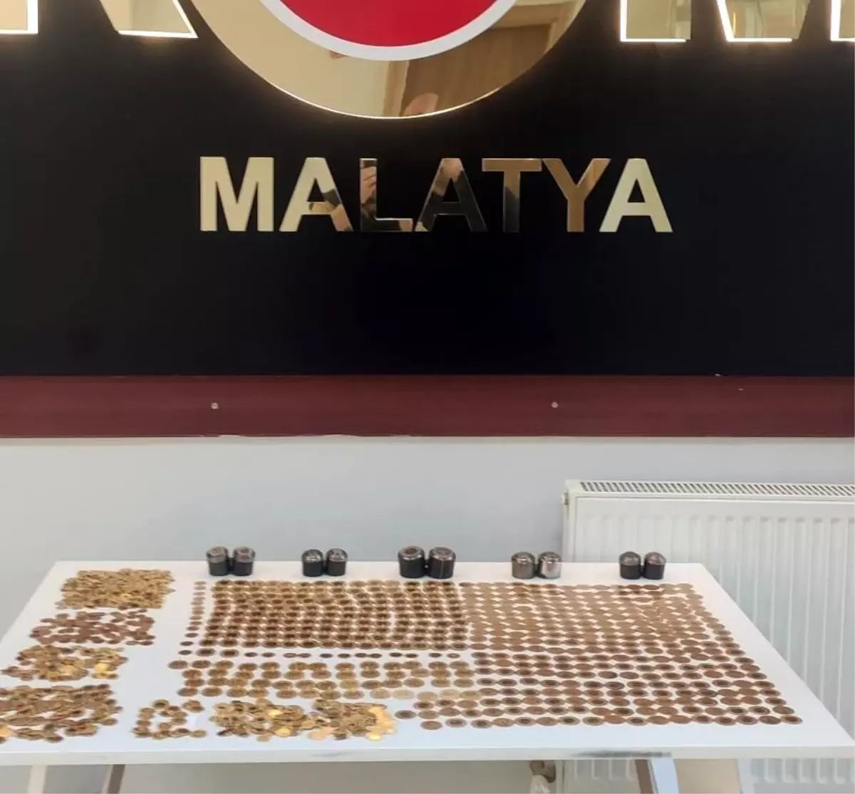 Malatya'da Sahte Altın Operasyonunda 11 Milyon TL Değerinde Sahte Altın Ele Geçirildi