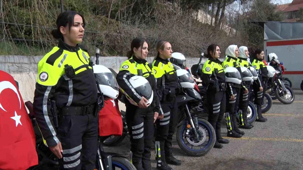 Ankara'da Dünya Kadınlar Günü'nde motosikletli 14 kadın polis göreve başladı