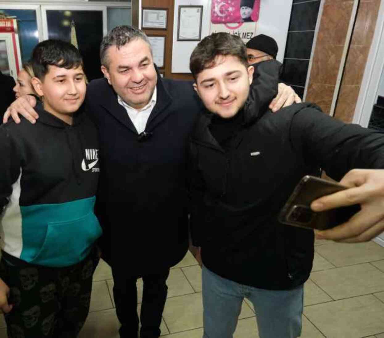 Özgür Erman Çağlar kimdir? AK Parti İzmir- Torbalı Belediye Başkan adayı Özgür Erman Çağlar kaç yaşında, nereli? Özgür Erman Çağlar kimdir? AK Parti İzmir- Torbalı Belediye Başkan adayı Özgür Erman Çağlar kaç yaşında, nereli?