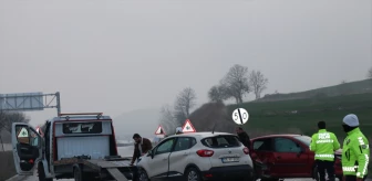 Samsun'da Otomobil Kazası: 3 Kişi Yaralandı