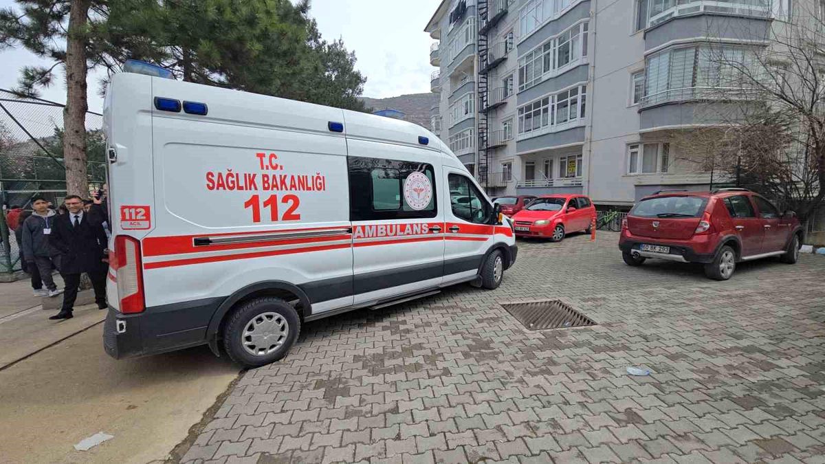 Tokat'ta öğle arası yemek yiyen 6 öğrenci rahatsızlandı