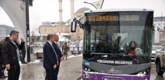 Yüksekova'da İlk Kadın Otobüs Şoförüne Özel Kutlama