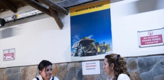 Uşak'taki maden ocağında kadın kamyon operatörleri görev yapıyor