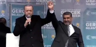 Cumhurbaşkanı Erdoğan'ın ismini anons ettiği il başkanını yuhaladılar