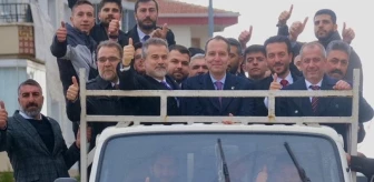 Fatih Erbakan, babası ile özdeşleşen kamyon kasası pozunu verdi