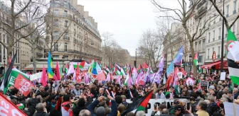 Paris'te Filistin Yanlıları İsrail'in Saldırılarına Karşı Gösteri Düzenledi