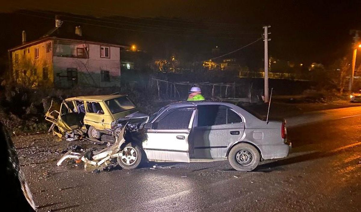 Tosya'da trafik kazası: 2 kişi yaralandı