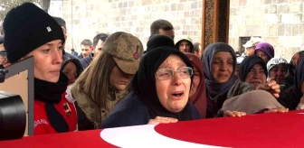 Pilot Üsteğmen Muhammet Ali Yıldırım'ın cenazesi Erzurum'da toprağa verildi