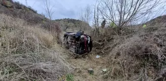 Çorum'da şarampole devrilen otomobildeki 4 kişi yaralandı