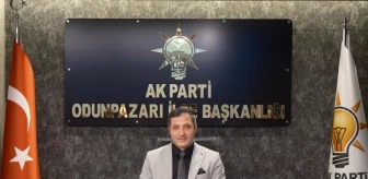 AK Parti Odunpazarı İlçe Başkanı Ümit Sezer, Odunpazarı Belediye Başkanı Kazım Kurt'a eleştiride bulundu