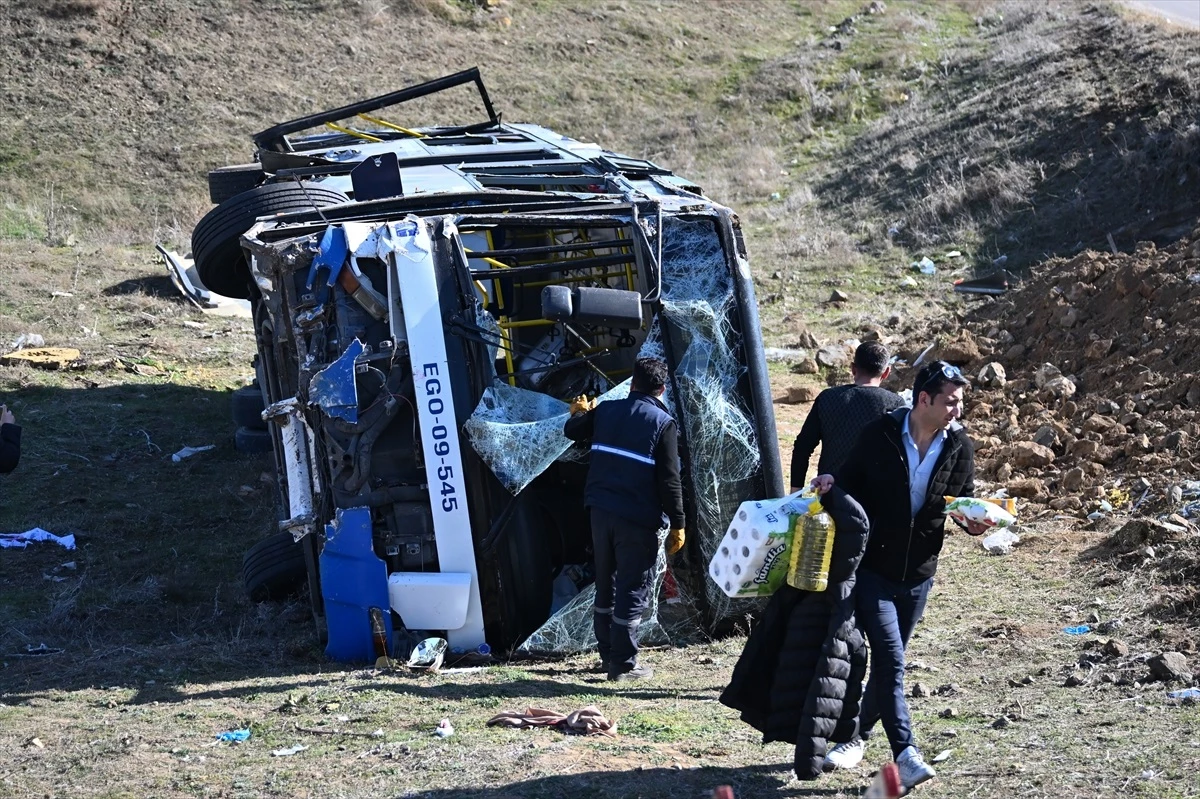 Ankara'da Belediye Otobüsü Şarampole Devrildi: 16 Yaralı